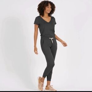 Vuori All day jumpsuit women’s XS gray drawstring athleisure stretch